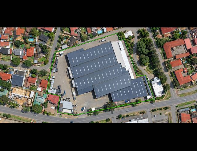 8,300M² WAREHOUSE TO LET IN ROBERTSHAM